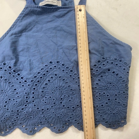 Abercrombie‎ & Fitch Blue Eyelet Halter Crop Top Women’s Size M Boho Festival - Picture 6 of 13